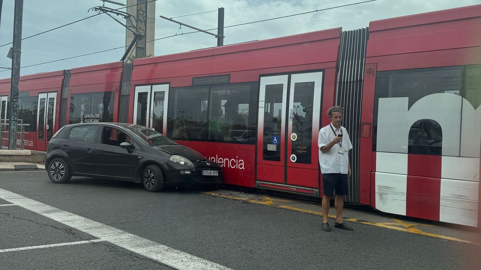 Vehicle accidentat contra un tranvia