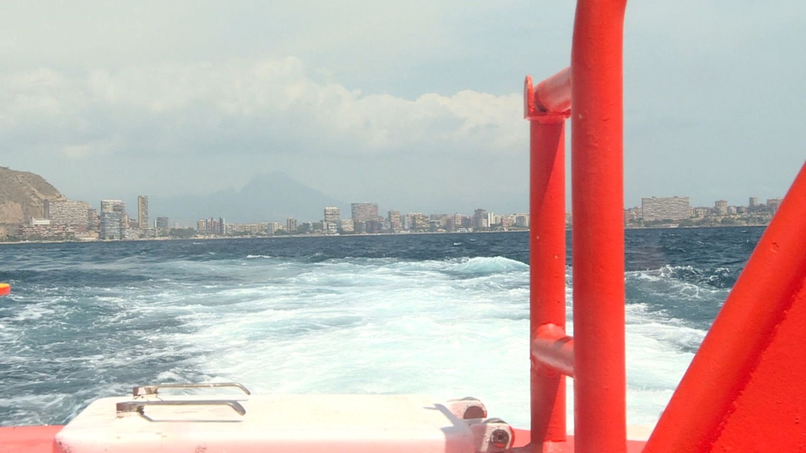 Alacant des d'un vaixell de Salvament Marítim