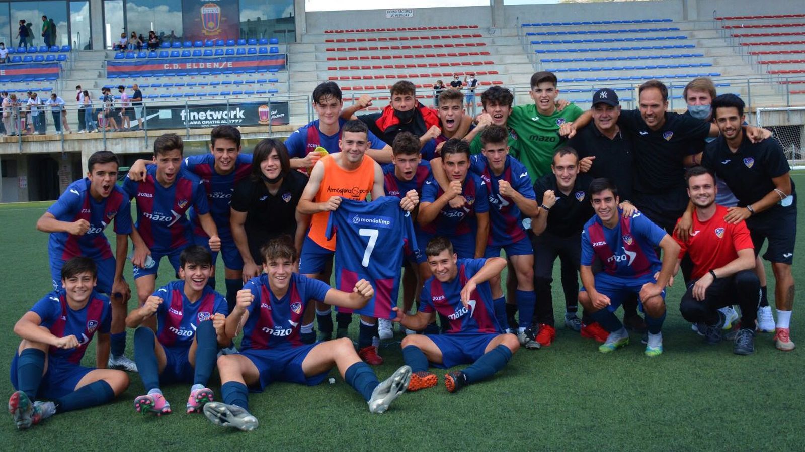 Carlos Espí va estar dos anys a la UE Alzira, en les categories de cadet i juvenil