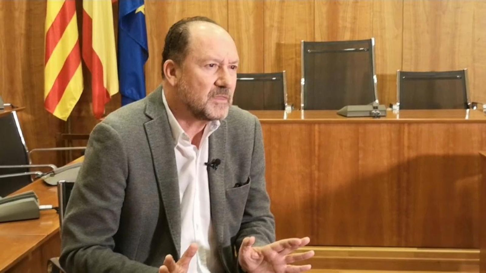 Foto de portada: Emilio Bascuñana, alcalde d'Oriola