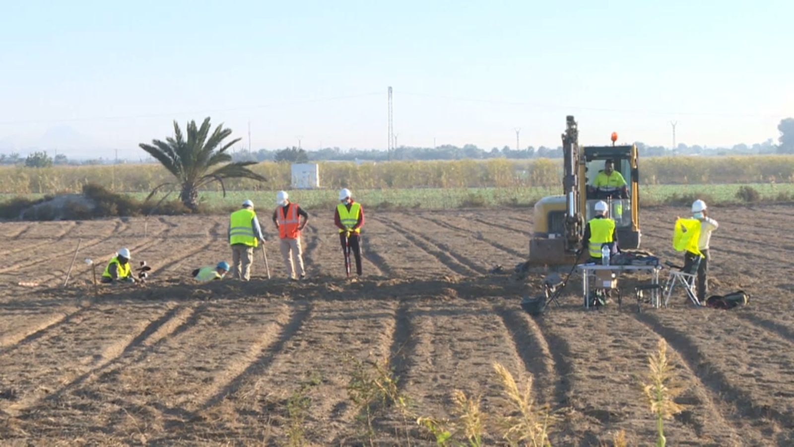 Comencen les excavacions per a buscar la primera fossa comuna del camp de concentració d'Albatera