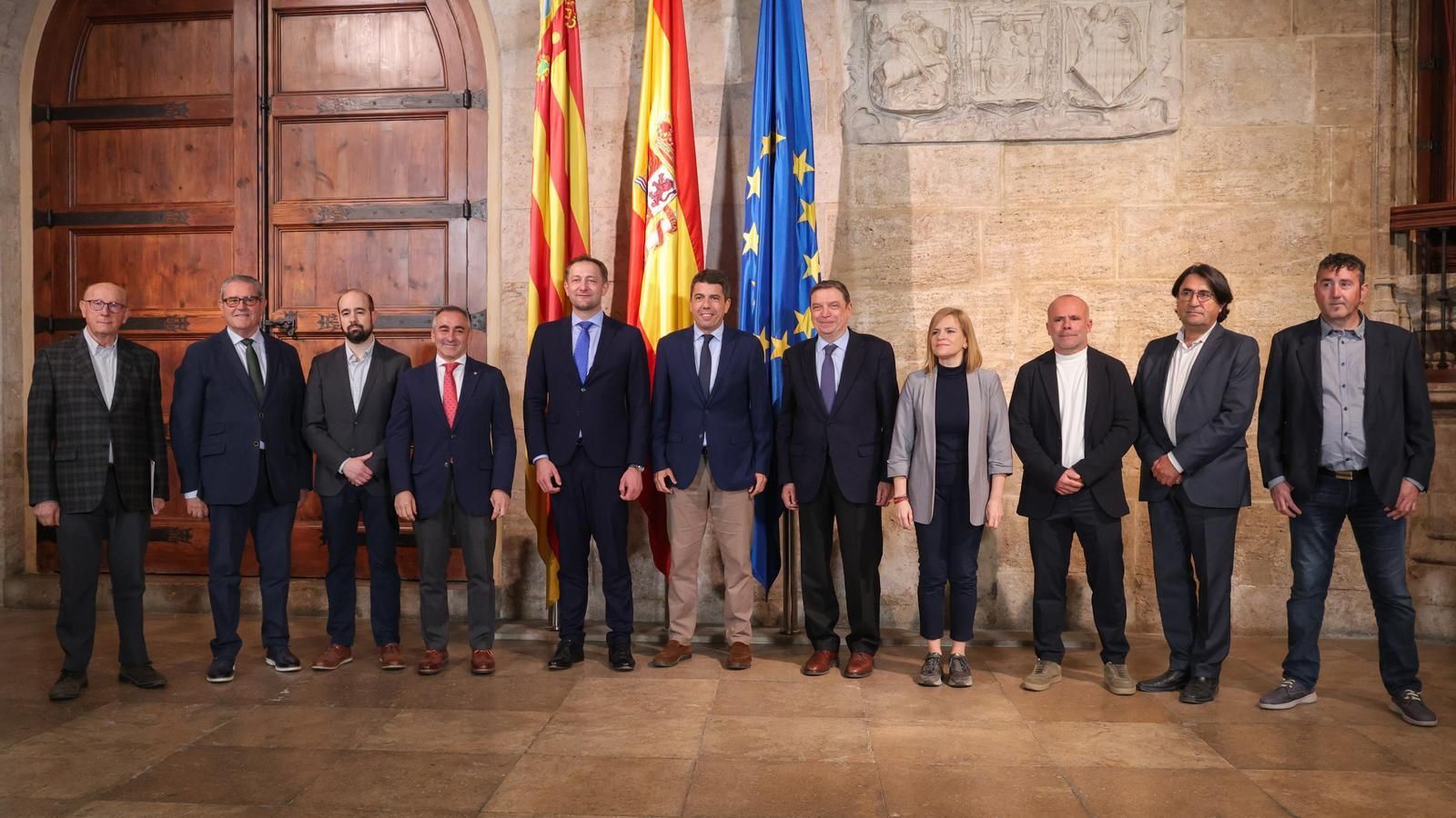 El comissari d'Agricultura, amb el ministre, el president de la Generalitat i representants de les organitzacions agràries
