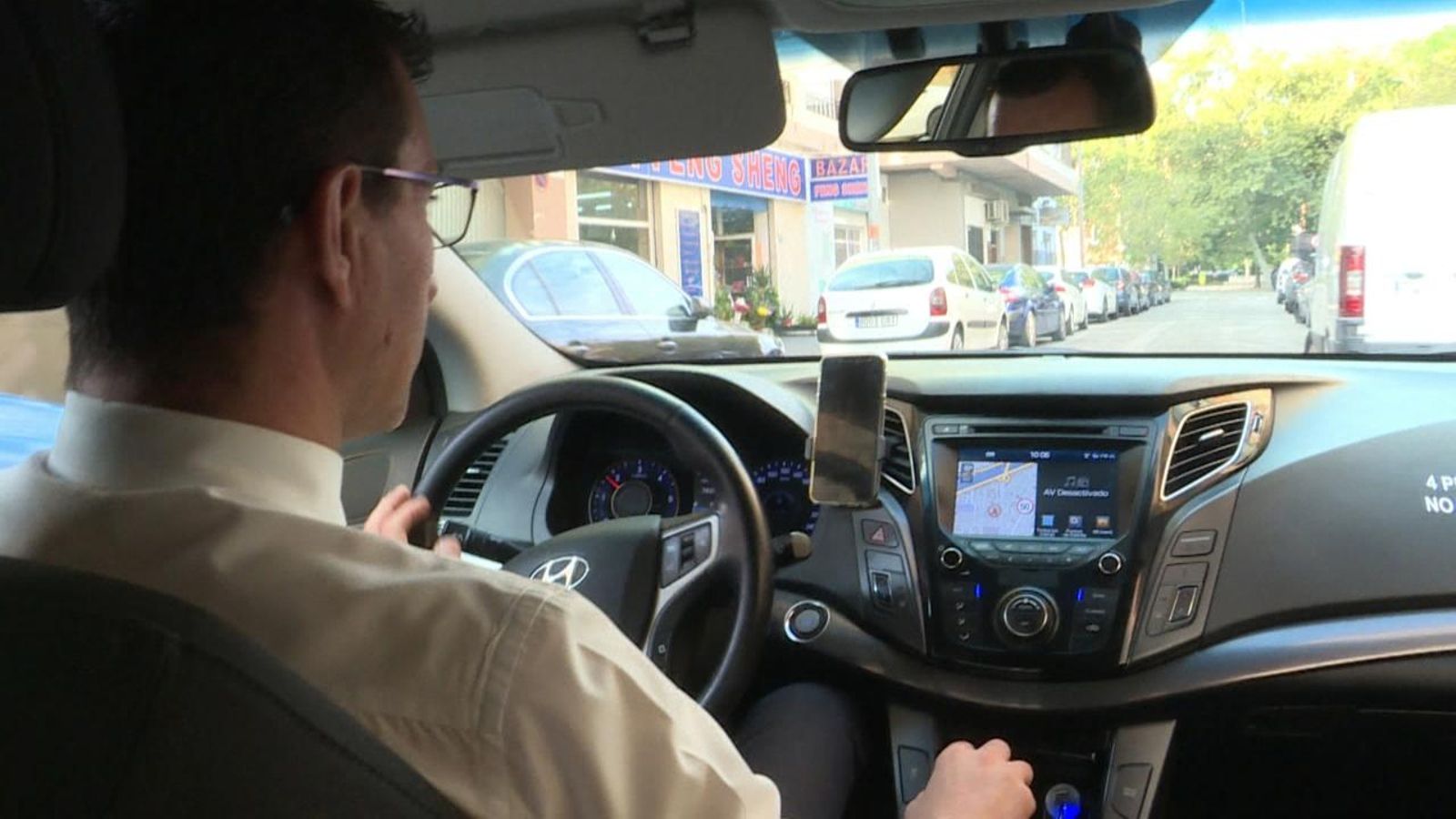 Condutor a l'interior d'un VTC