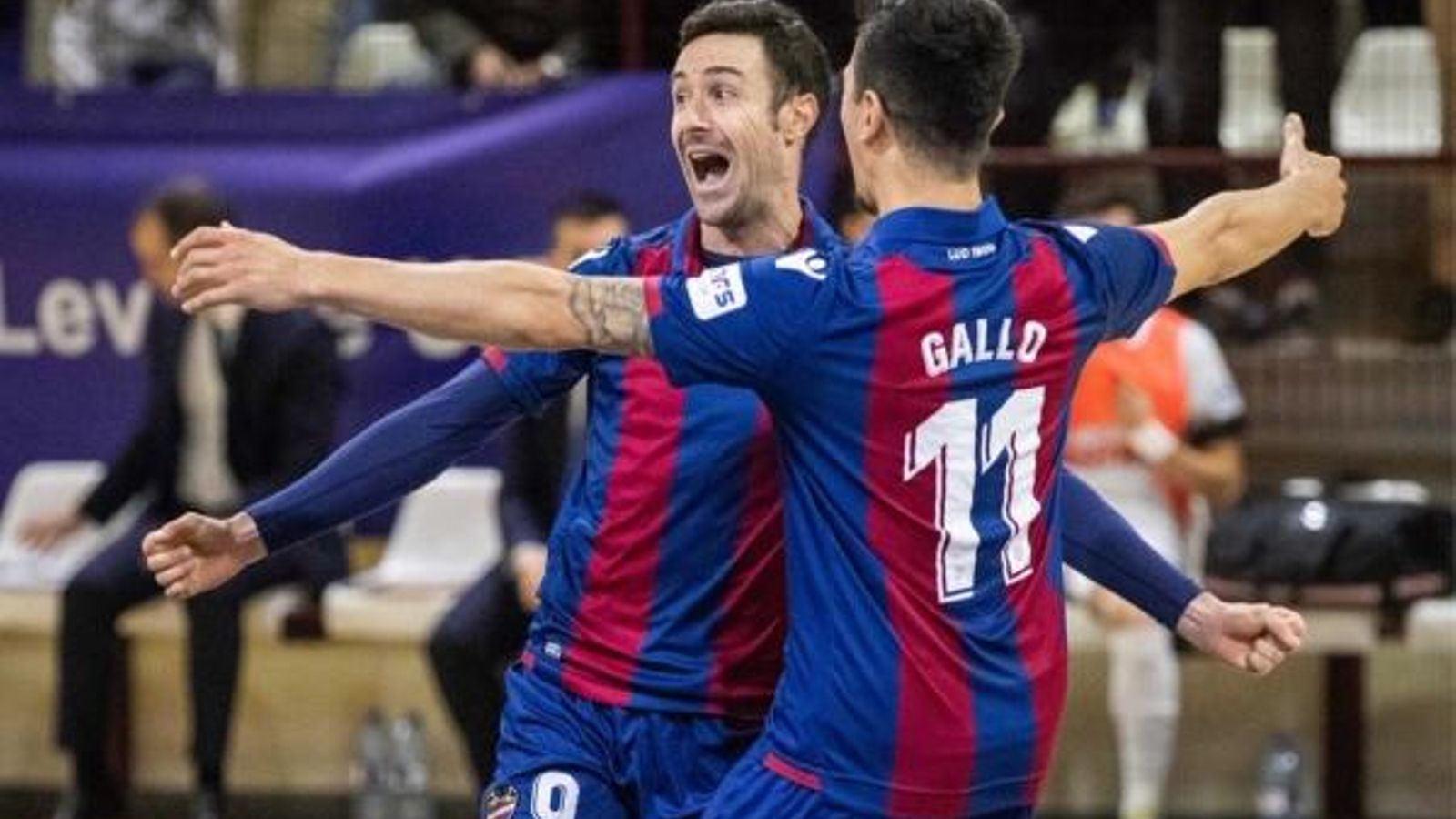 Gallo celebra el seu ‘hat-trick’