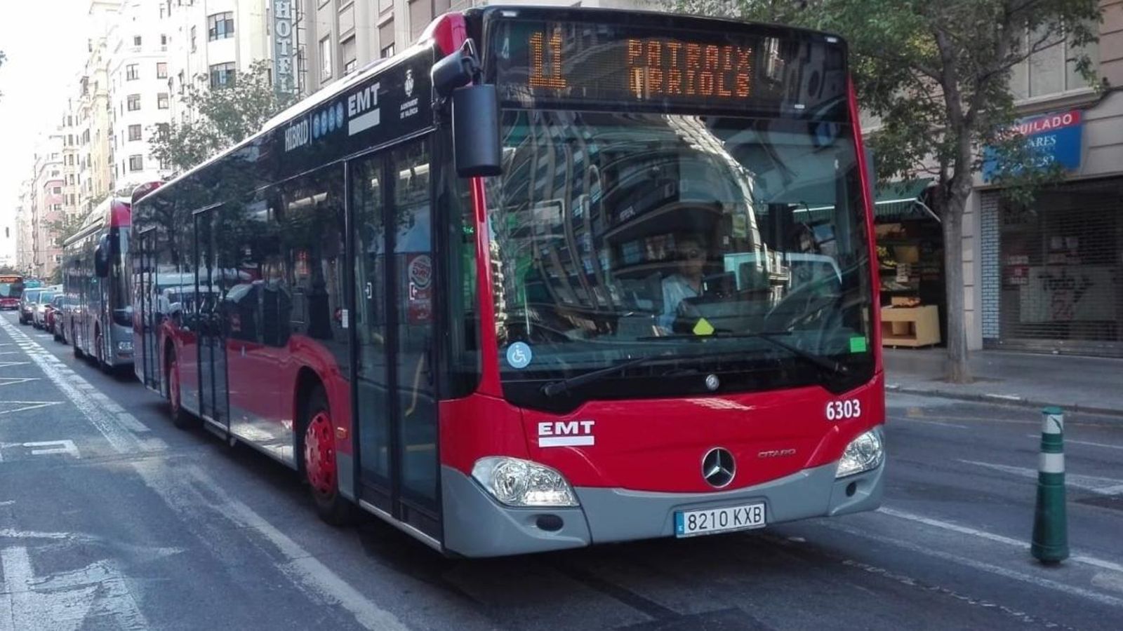 Un autobús de l'EMT