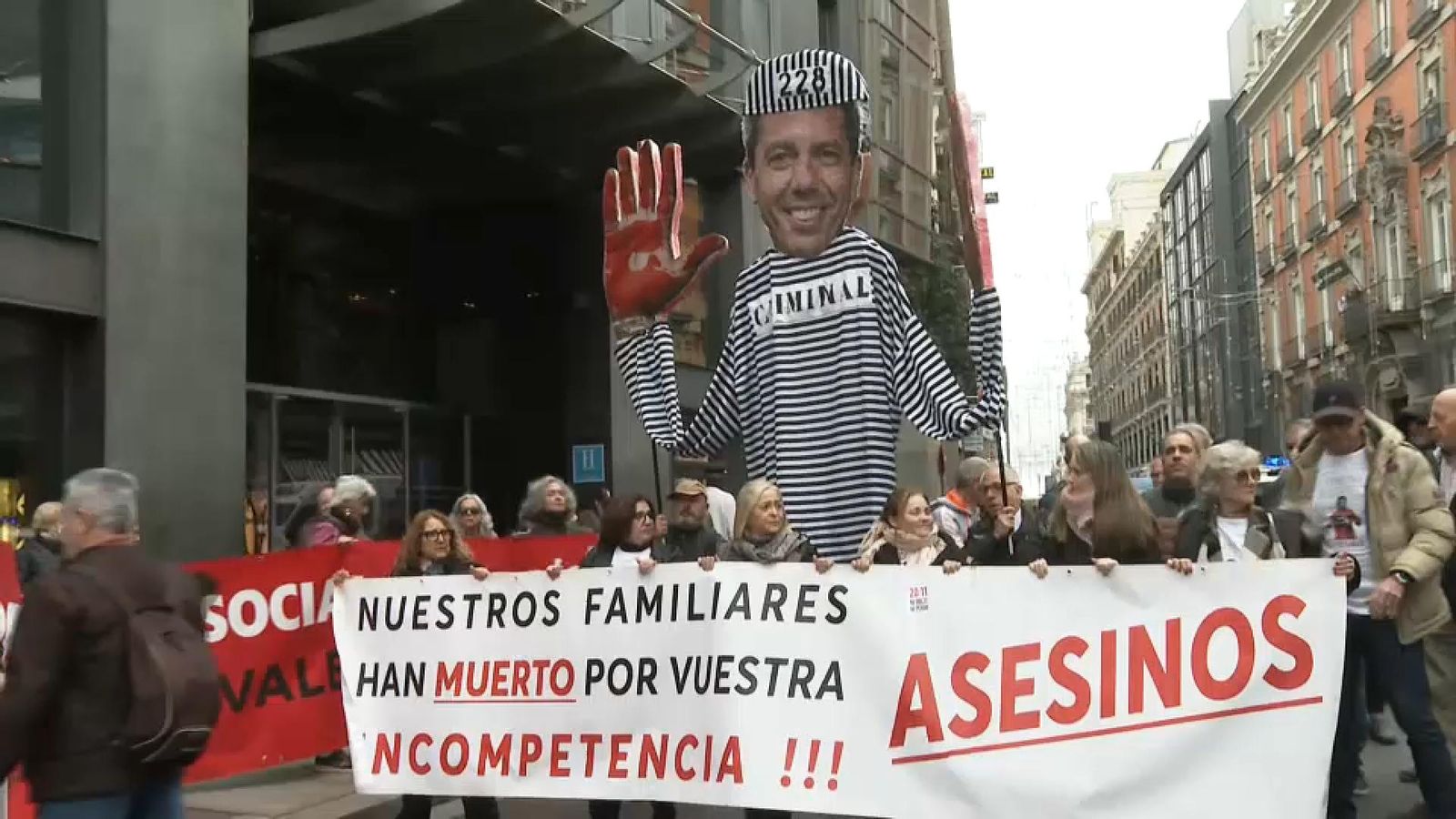 Protesta de les víctimes de la dana a les portes del Congrés
