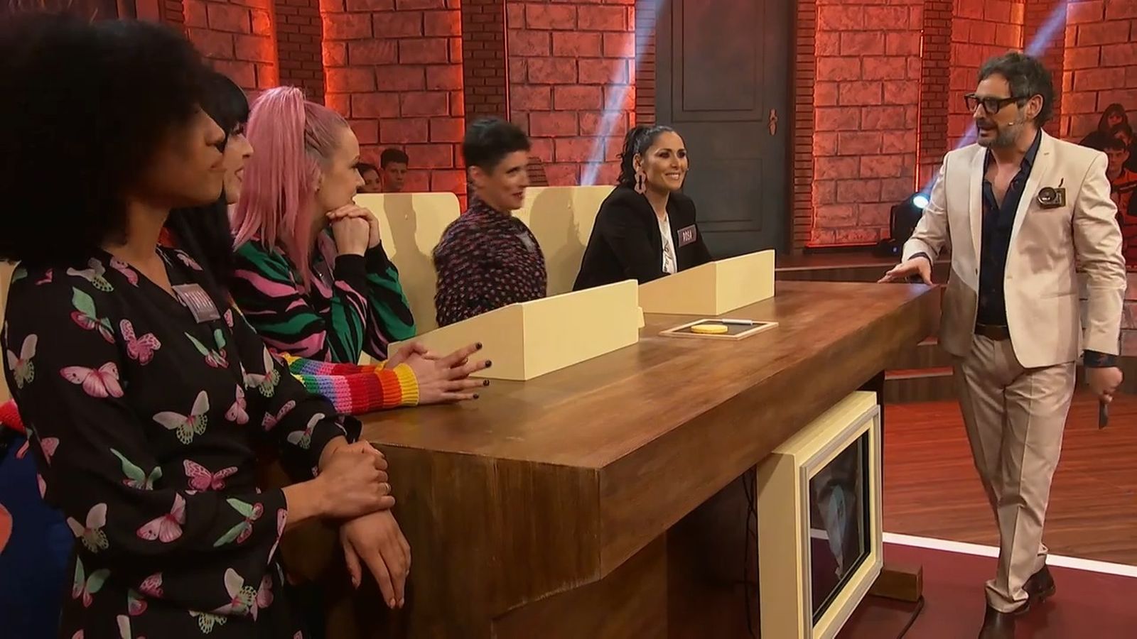 11.04.2020 | Celebrity School