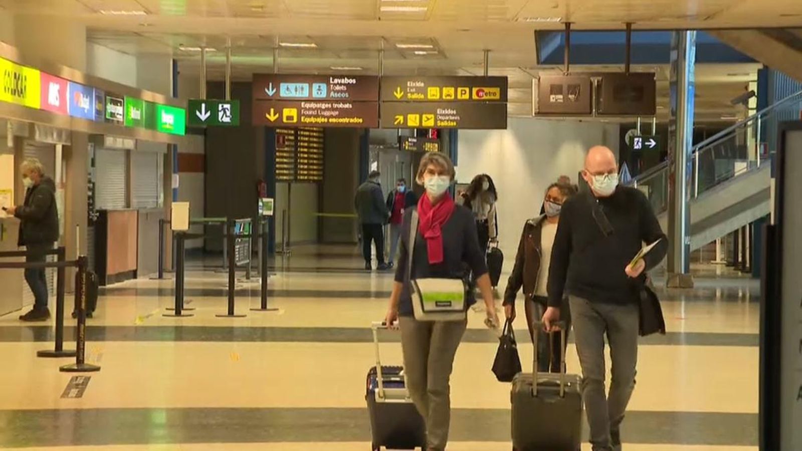 Un total de 15 vols arriben aquest dilluns procedents de Londres a l'aeroport d'Alacant-Elx i al de València (imatge)