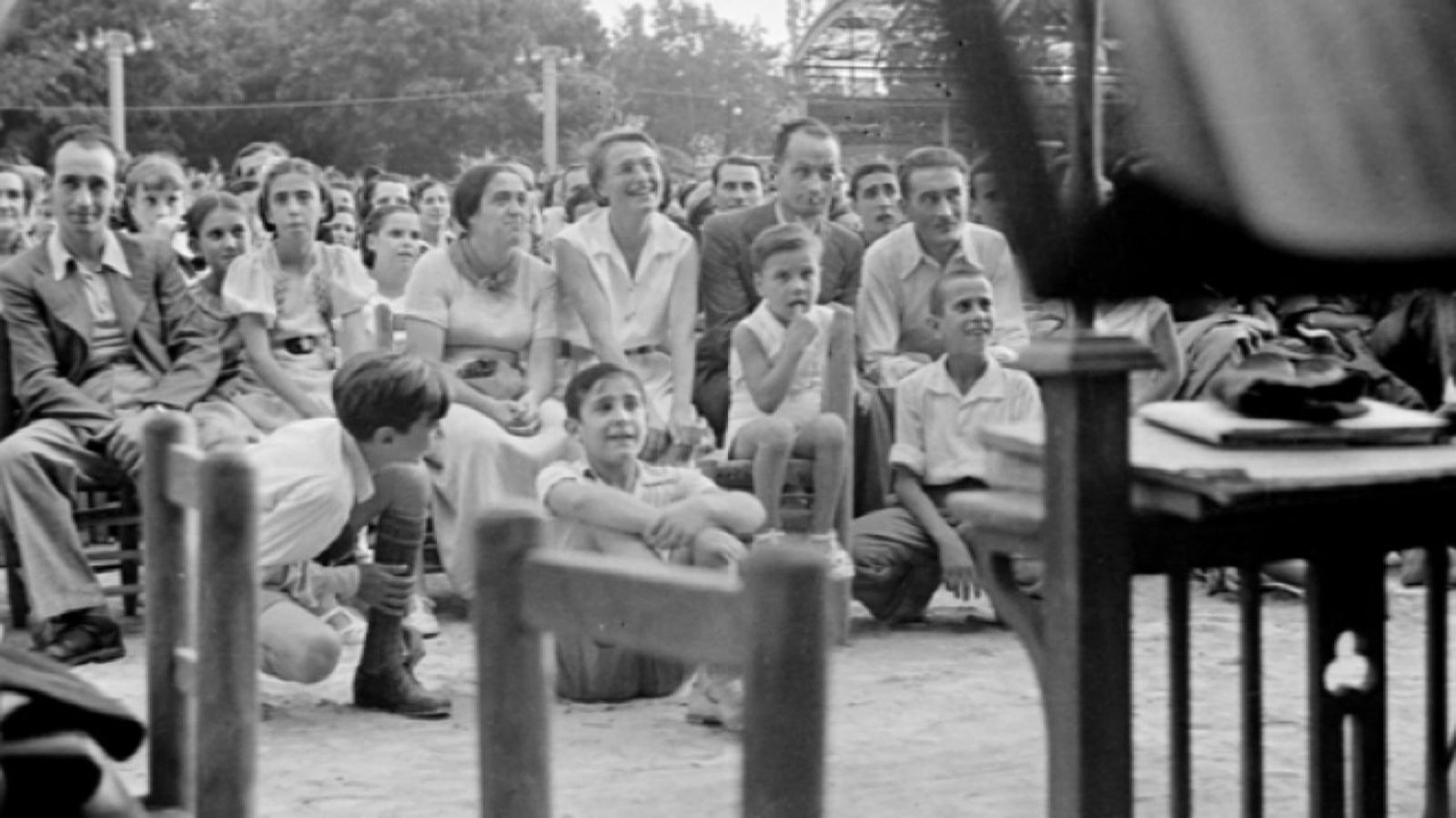 Una de les fotografies recupares del pas de La Barraca de Lorca per València