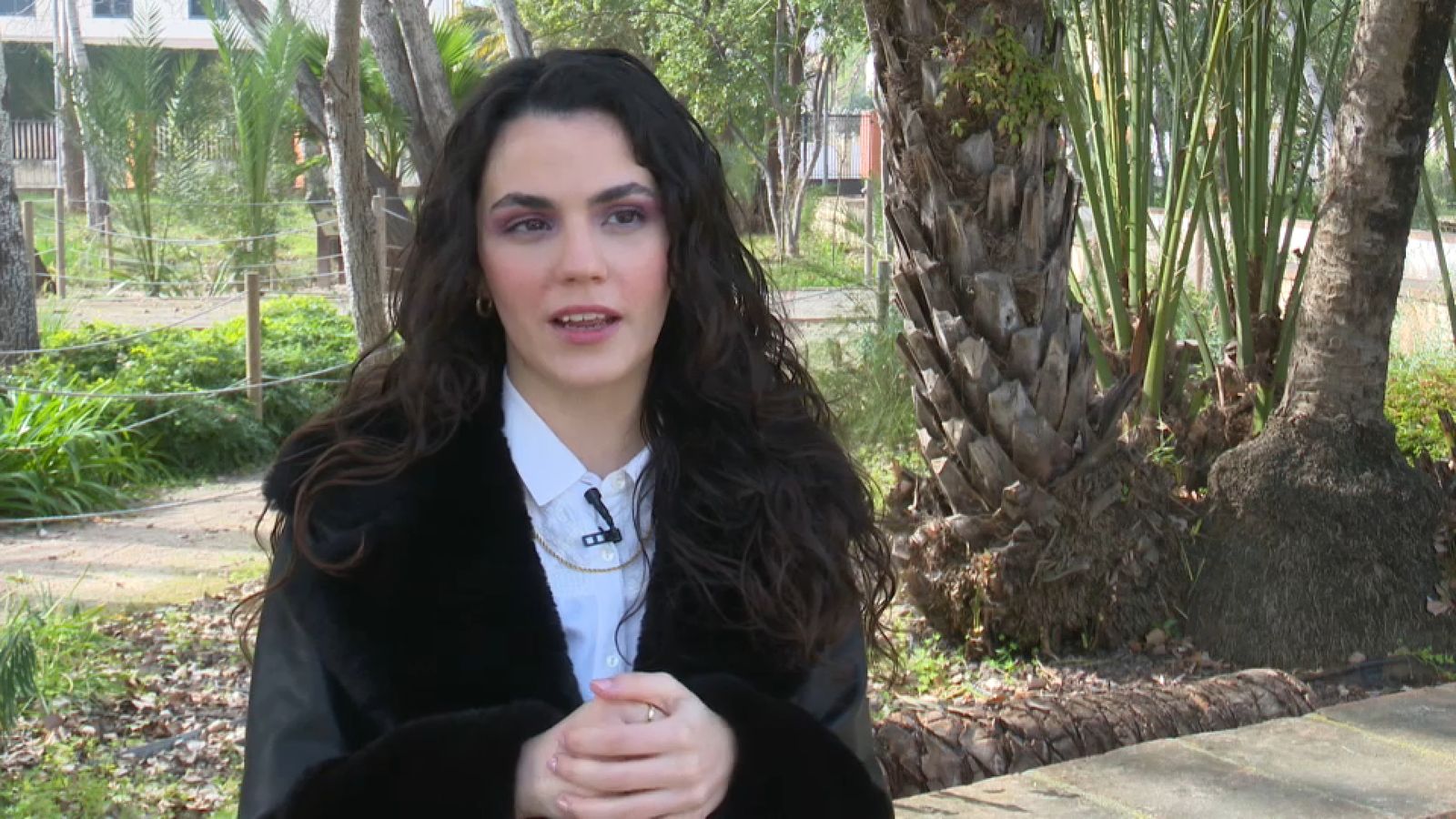 La Maria interpreta un dels seus dos temes dedicats al Misteri d'Elx en el seu primer àlbum