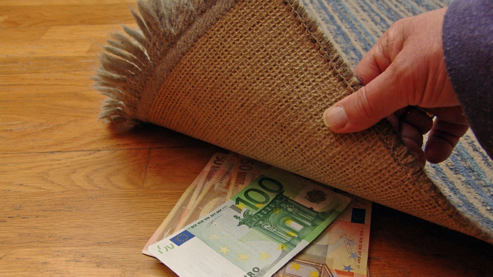 Diners sota una estoreta