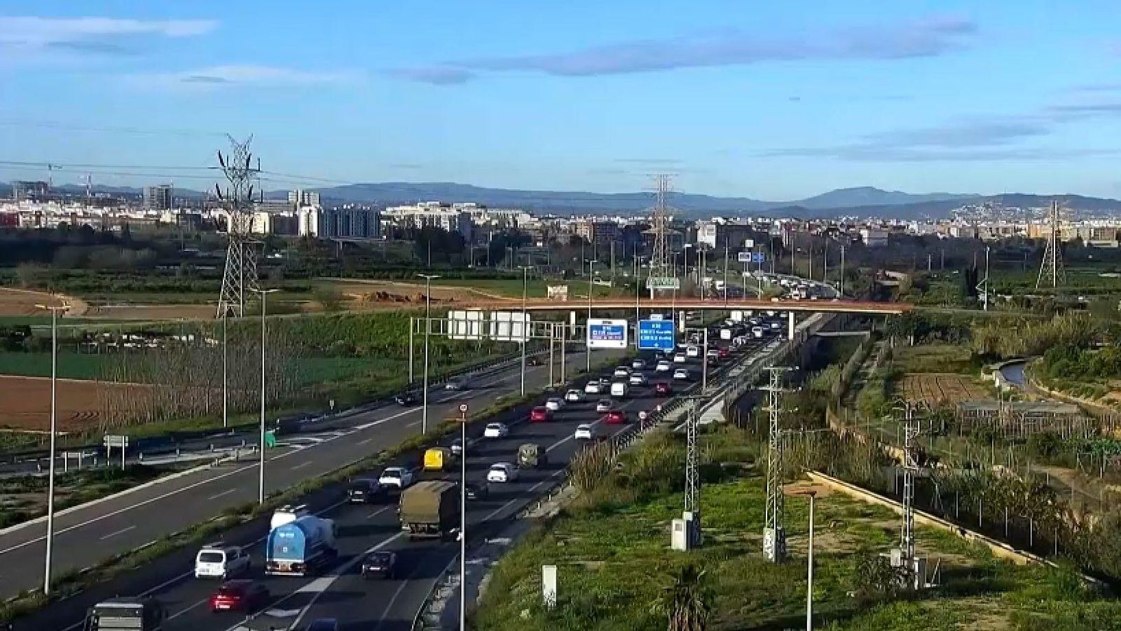 La V-30 era una de les vies que més congestió de trànsit presentava este dilluns al matí