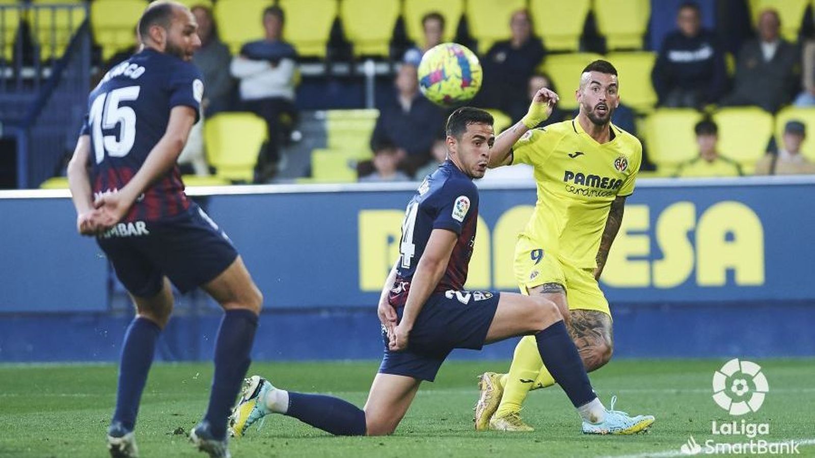 Millán, en una acció del partit