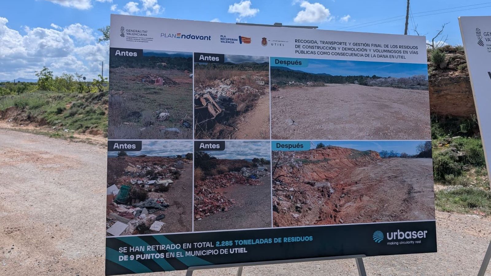 Cartell de la Generalitat amb el abans i el després de llevar les deixalles de la dana