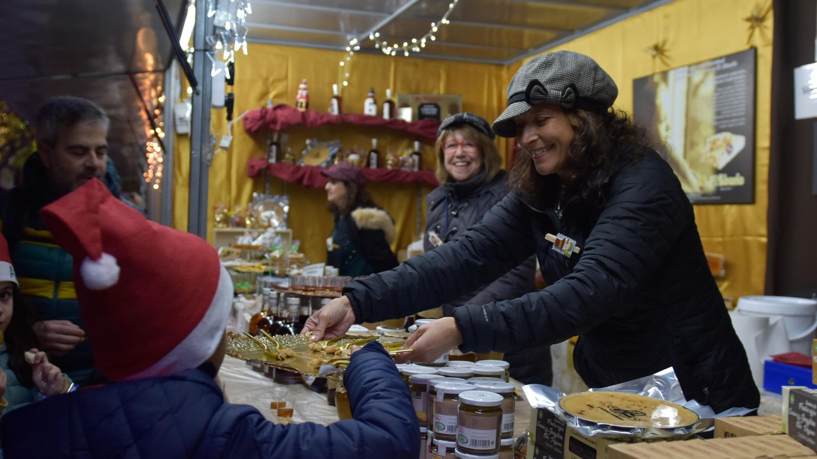 Xixona es prepara per a la Fira de Nadal, amb dolços i torró