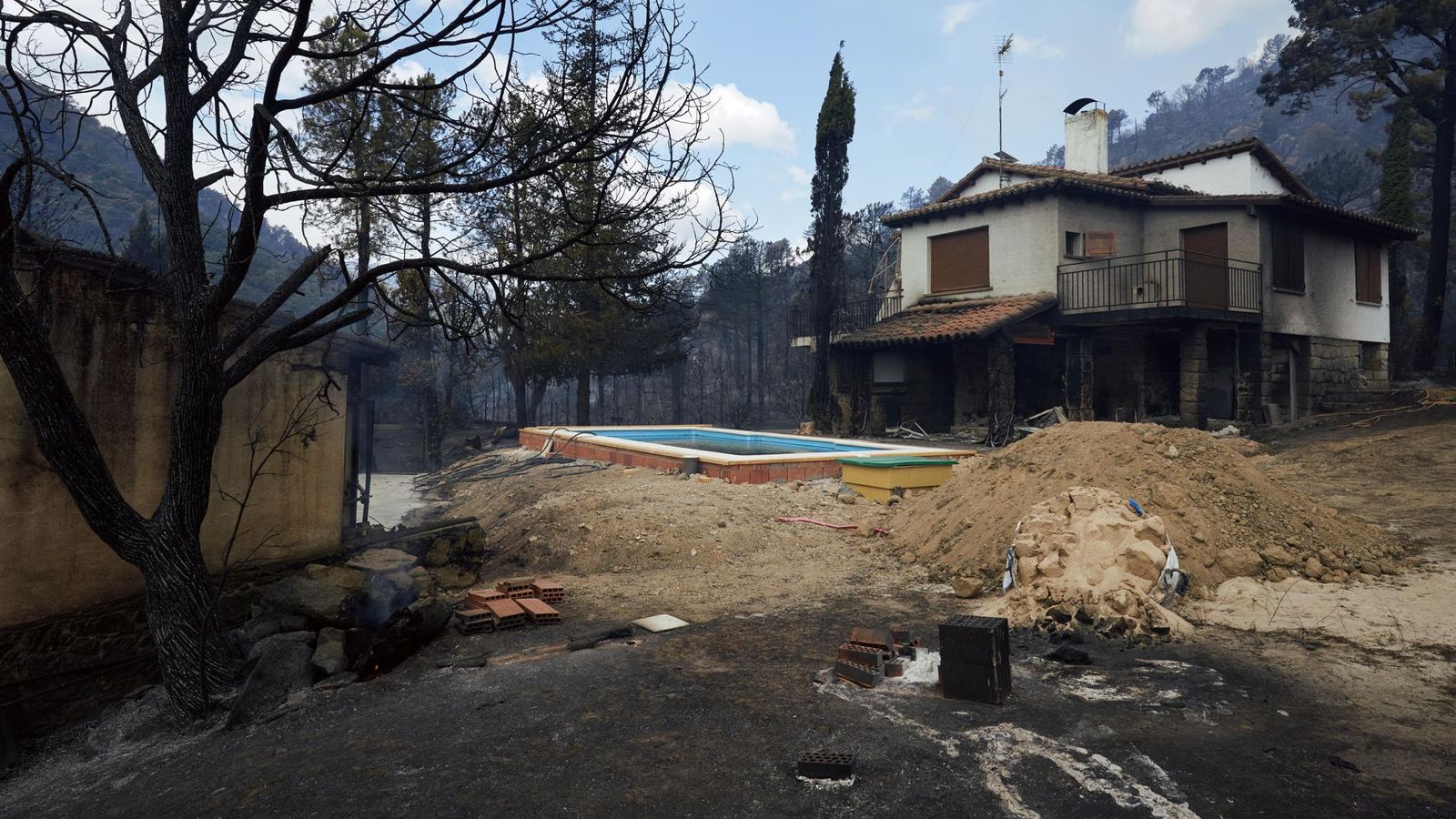 Casa cremada per l'incendi de Burgohondo (Àvila)
