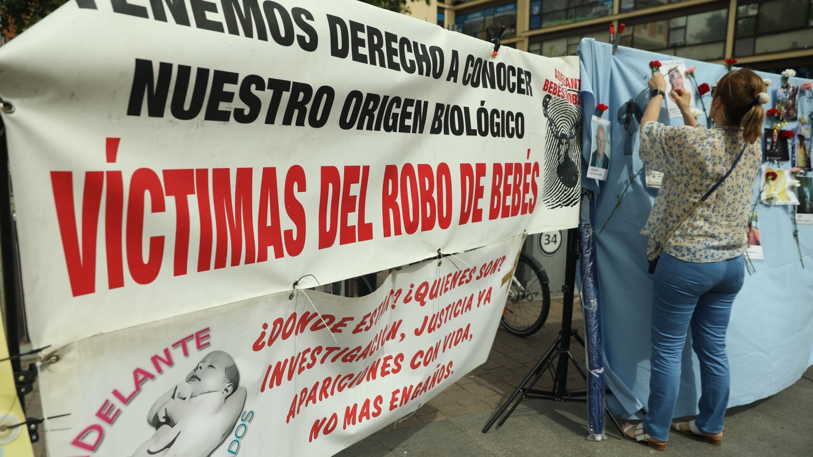 Imatge d'arxiu d'una protesta de familiars de nadons furtats per a reclamar la investigació dels seus casos