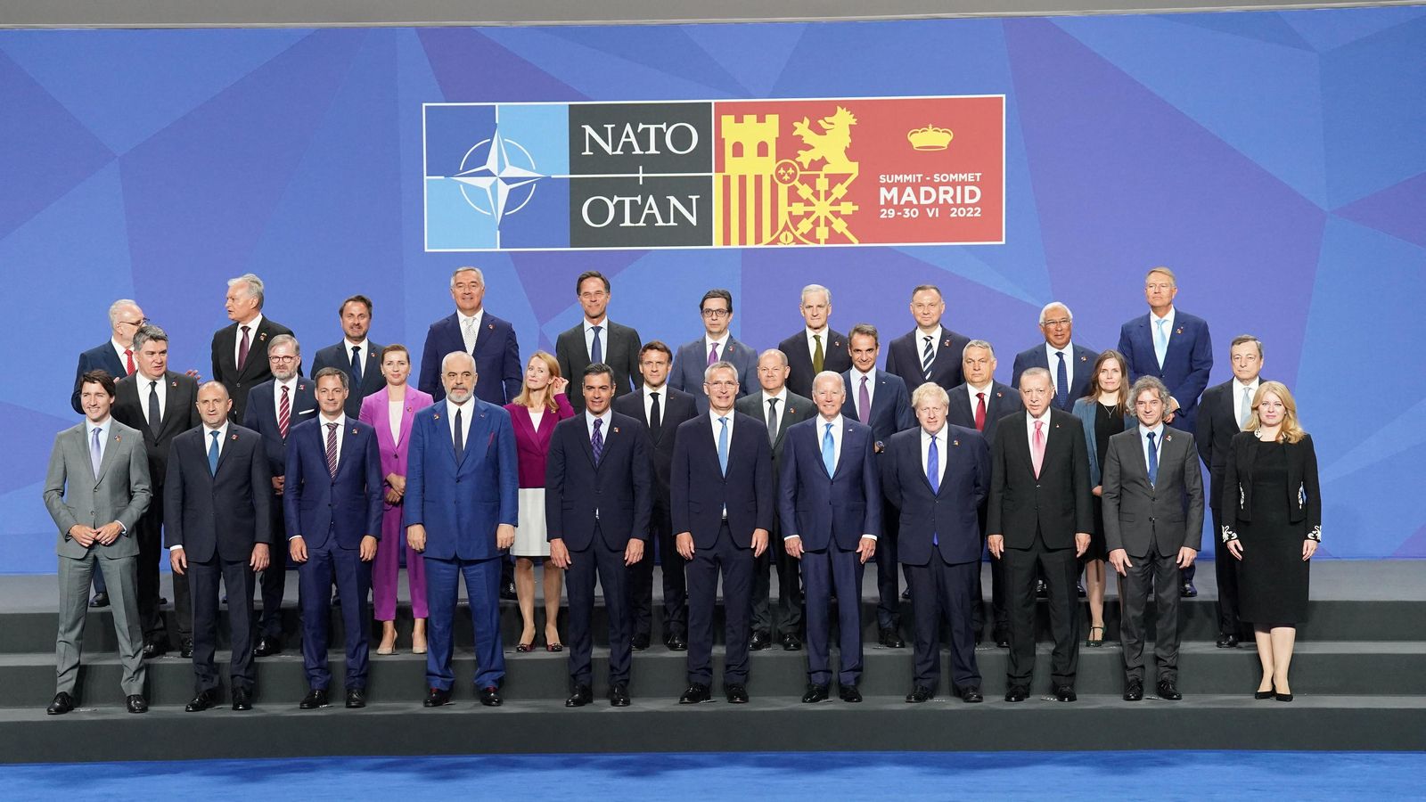 Presidents i primers ministres de Letònia, Lituània, Luxemburg, Montenegro, Holanda, Macedònia del Nord, Noruega, Polònia, Portugal, Romania, Croàcia, la República Txeca, Dinamarca, Estònia, França, Alemanya, Grècia, Hongria, Islàndia, Itàlia, el Canadà, Bulgària, Bèlgica, Albània, Regne Units, Turquia, Eslovènia, Eslovàquia i el secretari general de l'OTAN a Madrid