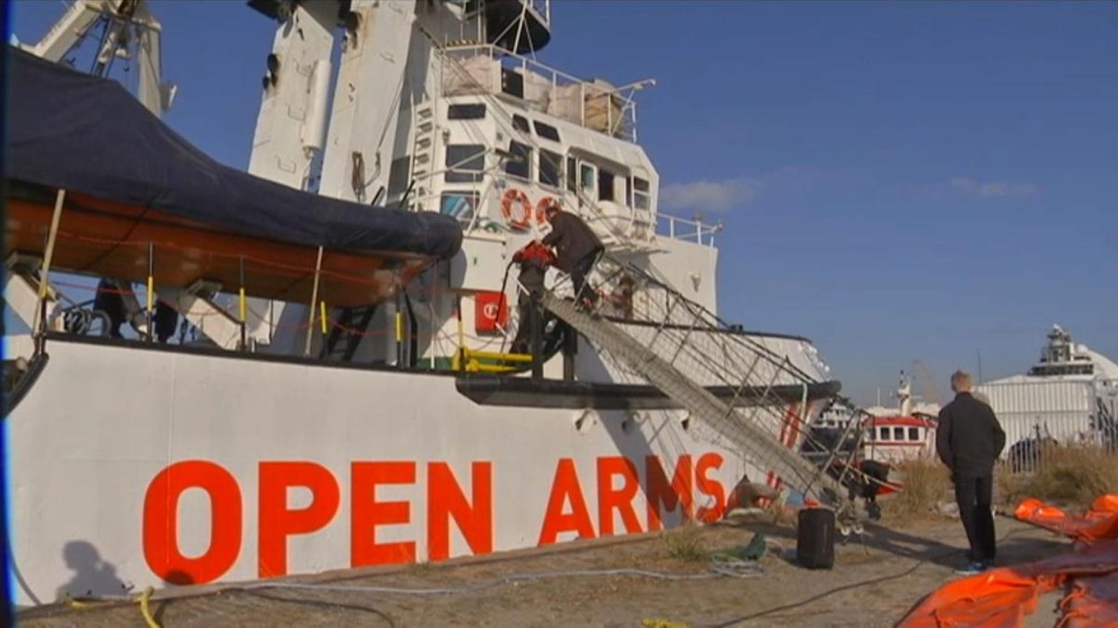 El buc de l'ONG Open Arms està atracat al port de Barcelona