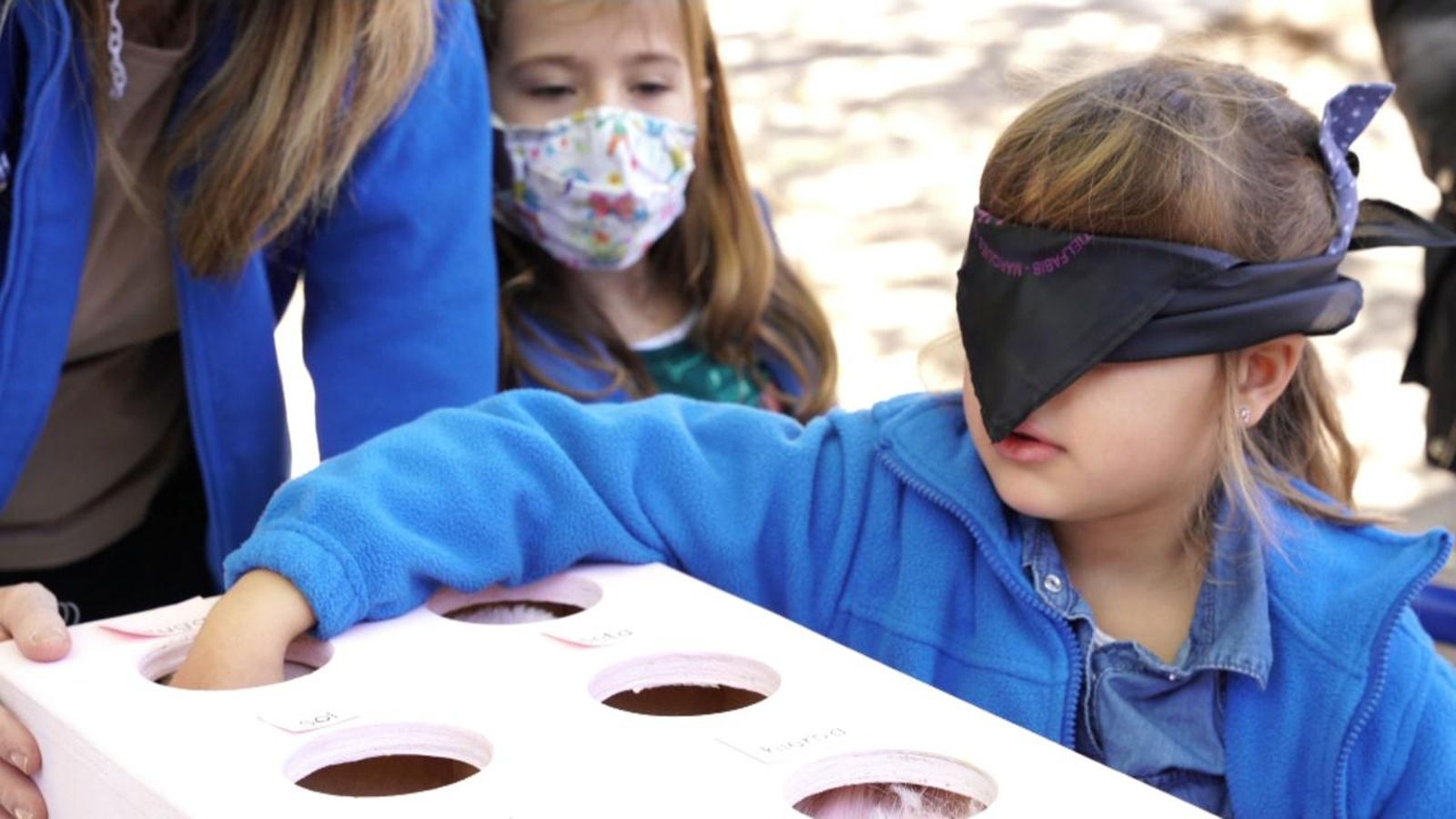 Una falla especial, dissenyada perquè la visquen amb plenitud xiquets i xiquetes amb discapacitat visual