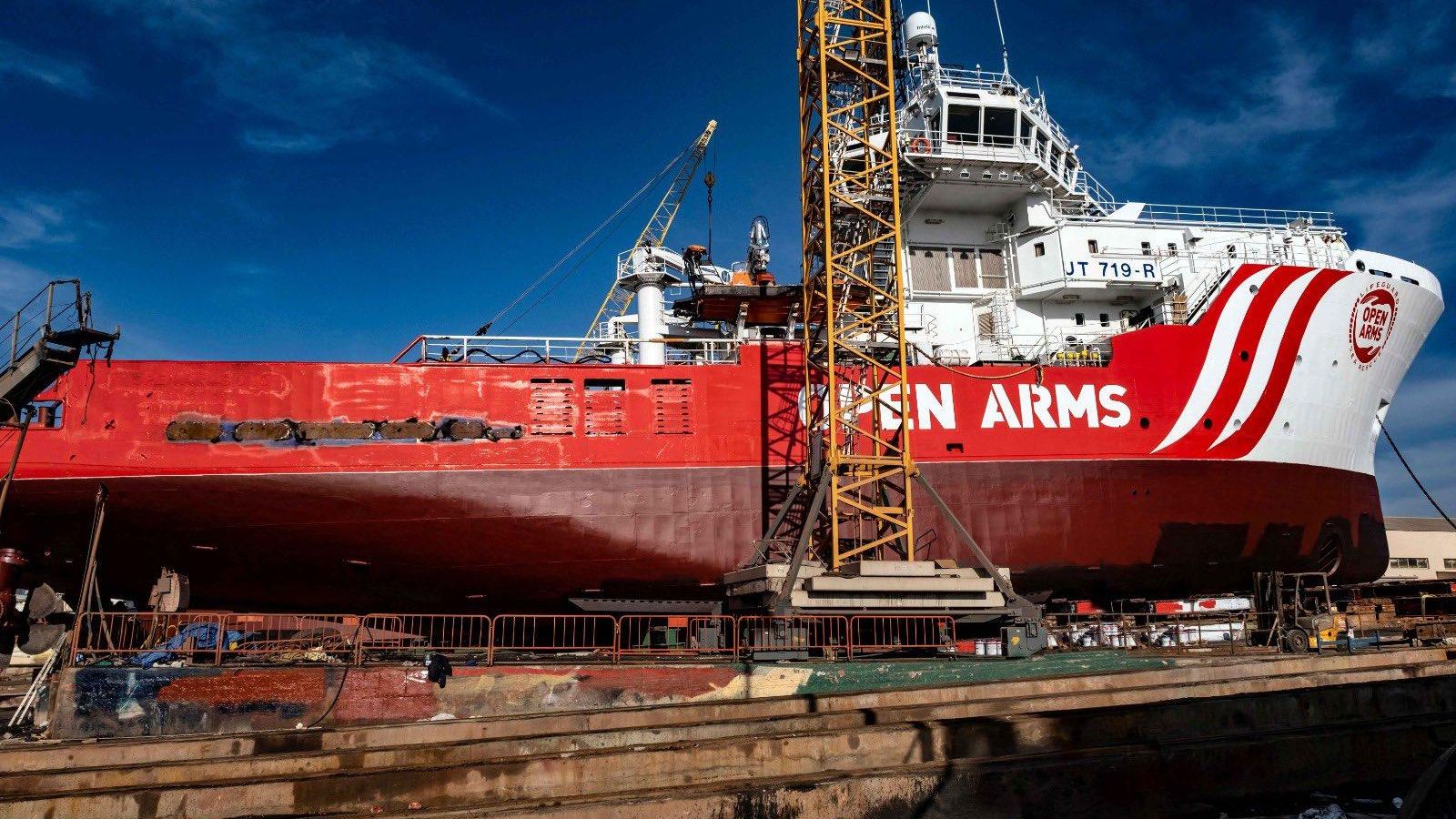 L'Open Arms Uno al port de Borriana durant els treballs per a posar-lo a punt L'Open Arms Um al port de Borriana durant els treballs per a posar-lo a punt