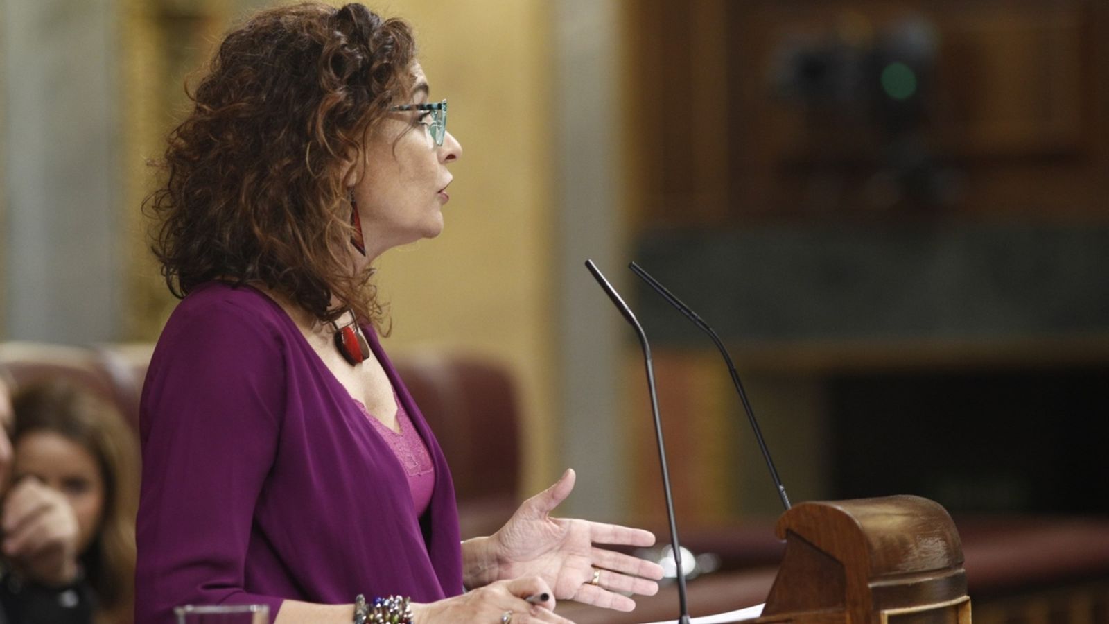 La ministra María Jesús Montero, durant el debat sobre la senda d'estabilitat pressupostària