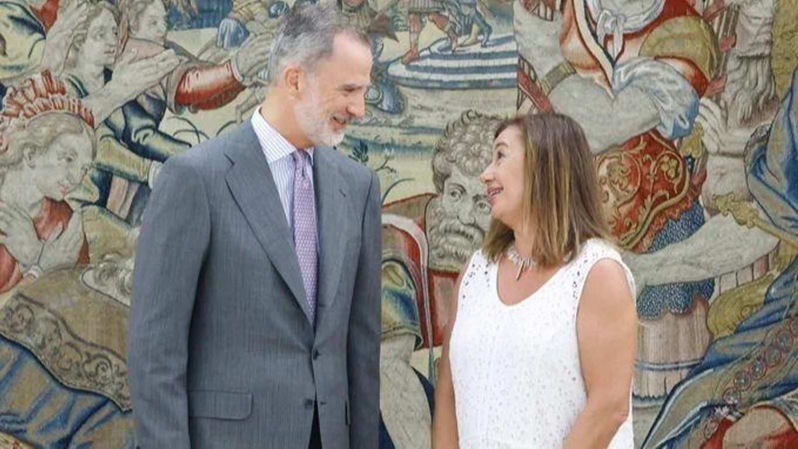 El Rei Felip VI amb la presidenta del Congrés, Francina Armengol