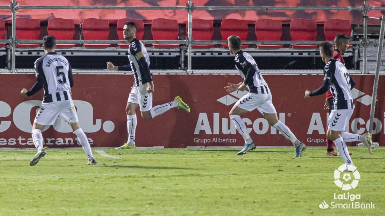 David Cubillas celebra el gol de l'empat