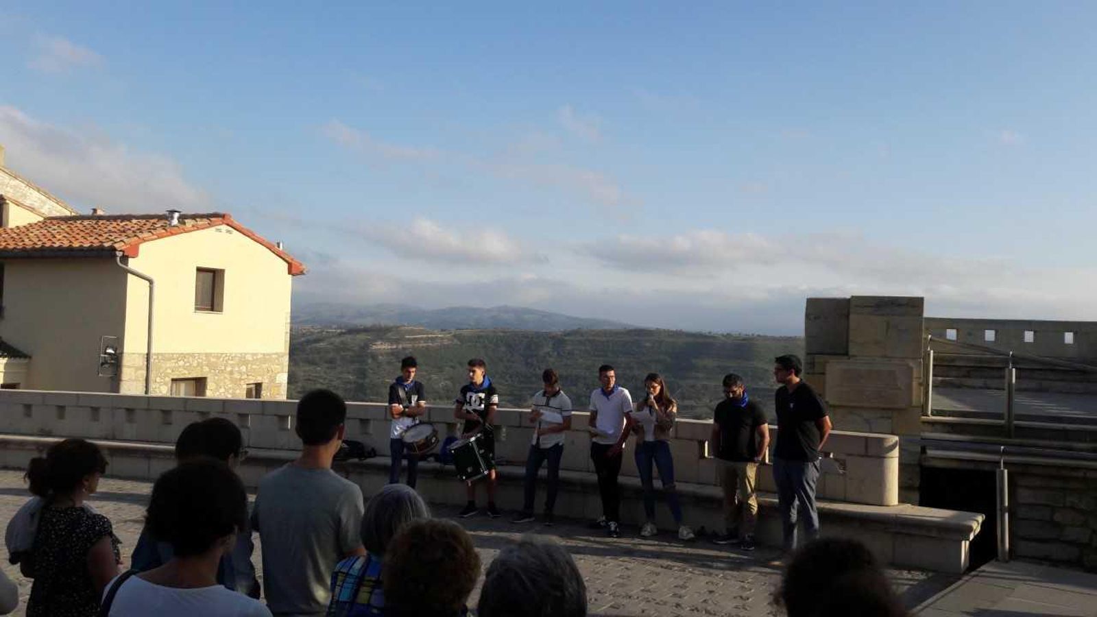 La joventut de Morella ha retut homenatge a les veïnes i veïns dels Ports que van patir la barbàrie de l'extermini nazi