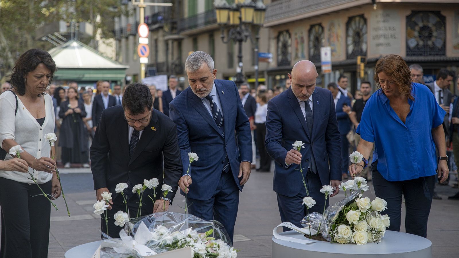 Dirigents polítics catalans en l'homenatge  a les víctimes dels atemptats del 17A el passat 17 d'agost de 2023, a Barcelona