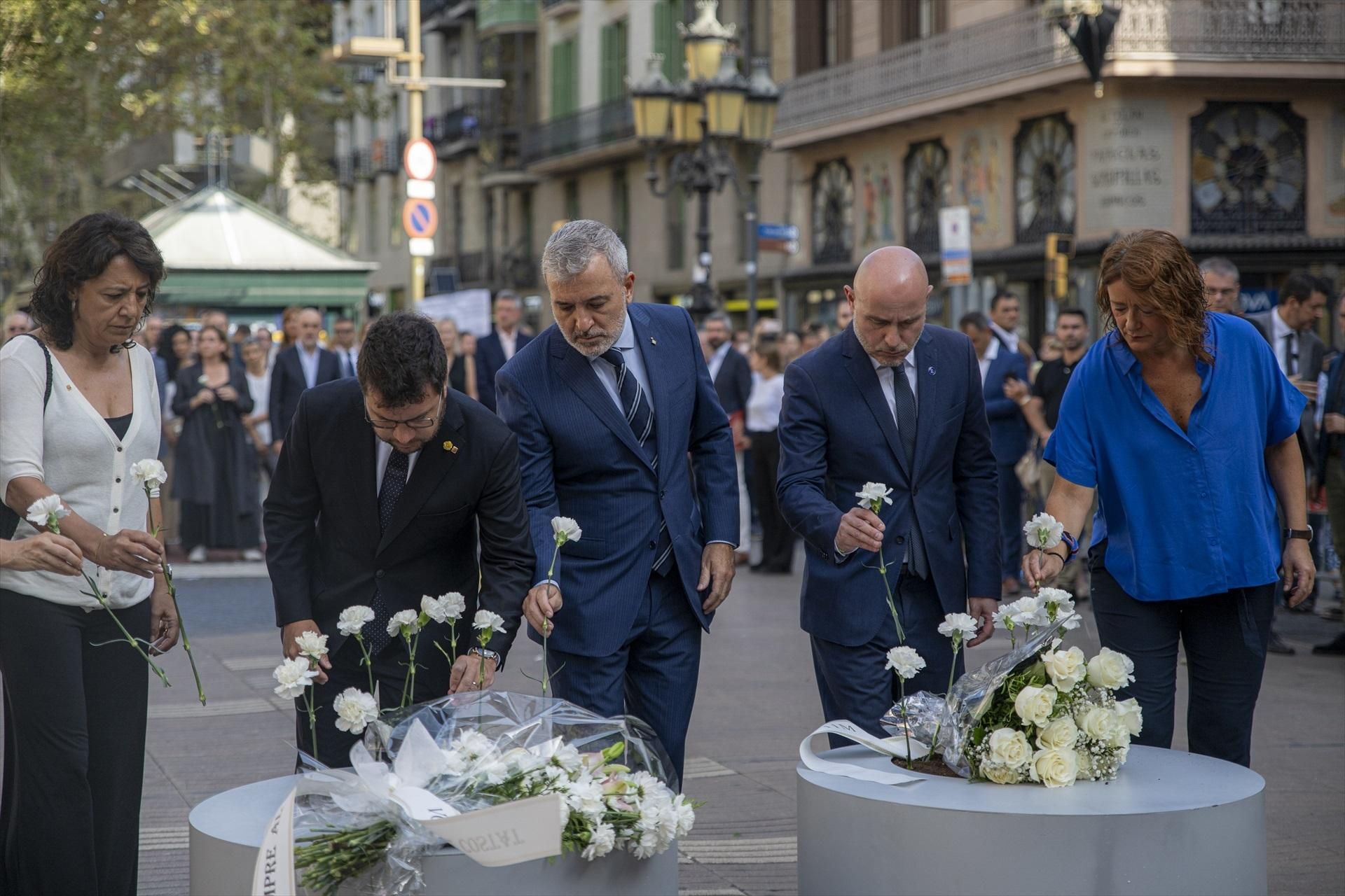 Dirigents polítics catalans en l'homenatge  a les víctimes dels atemptats del 17A el passat 17 d'agost de 2023, a Barcelona