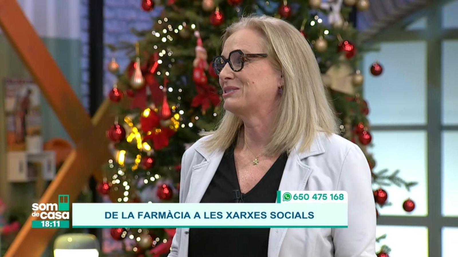 DE LA FARMÀCIA A LES XARXES SOCIALS