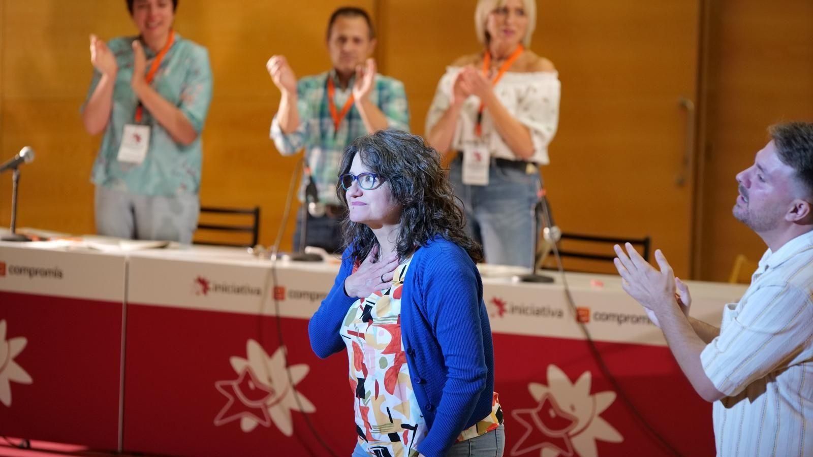 Mónica Oltra en una assemblea prèvia d'Iniciativa Mònica Oltra en una assemblea d'Iniciativa