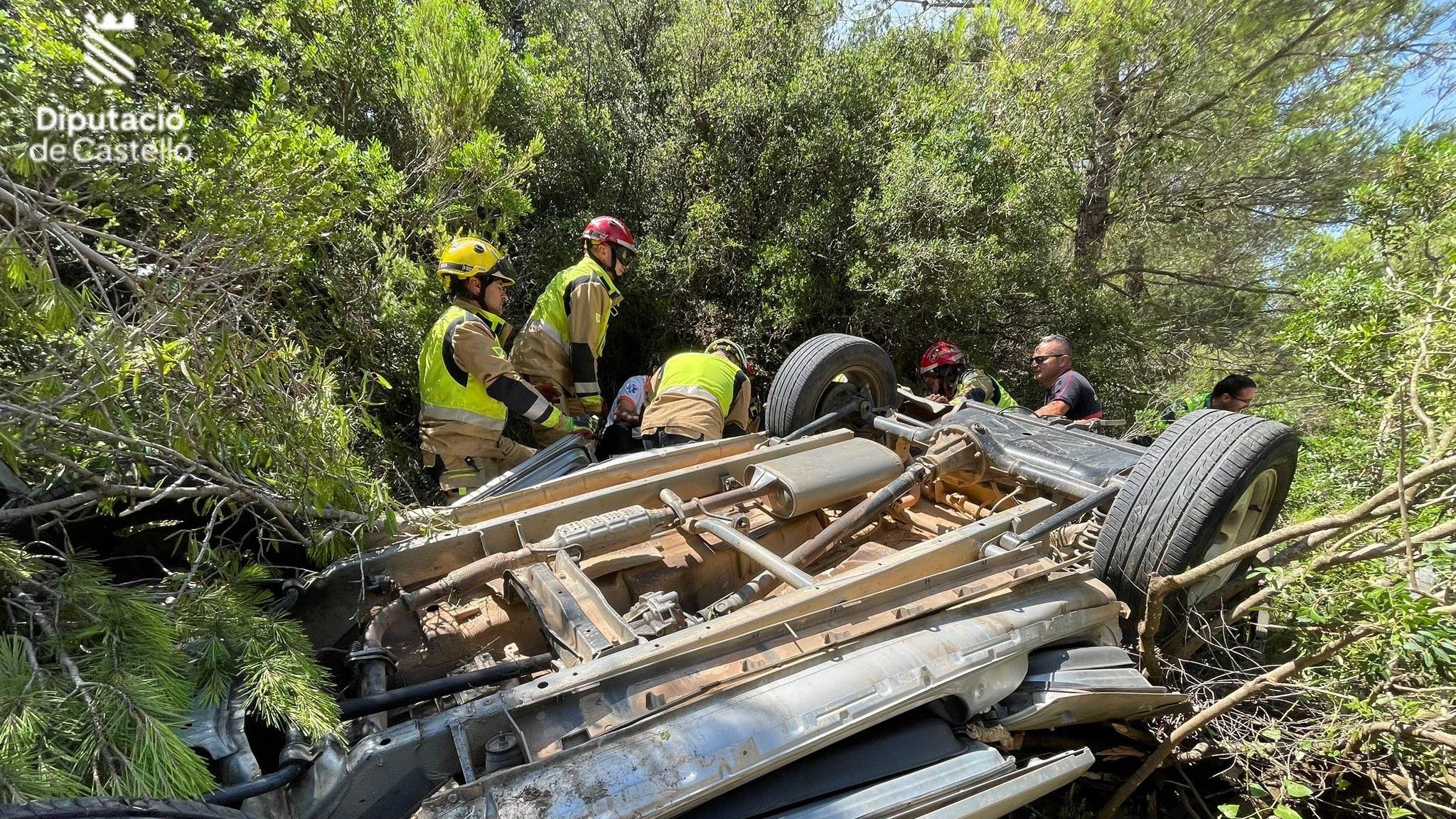 Els servicis d'auxili, treballant després de l'accident Els servicis d'auxili treballant després de l'accident