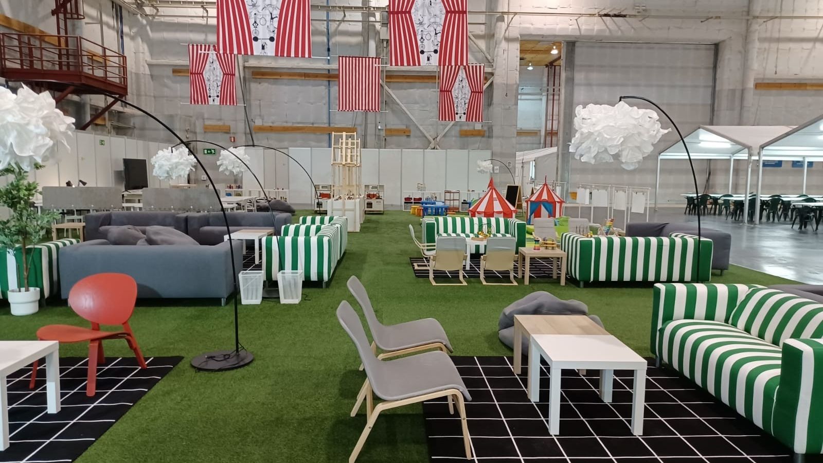 Imetges de les instal·lacions de La Ciutat de la Llum on hi haurà espai per acolli 495 persones refugiades