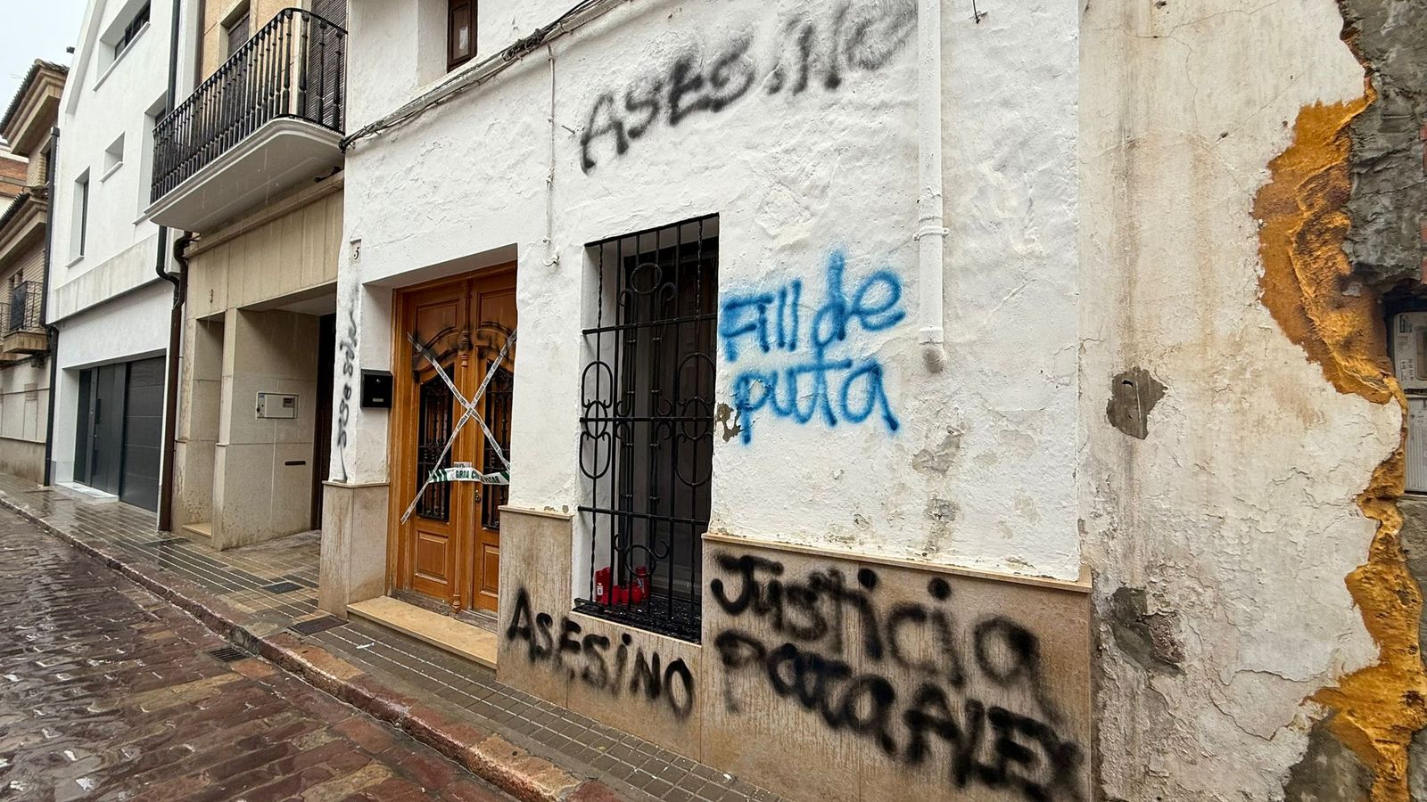 Vandalitzen la casa de l'autor confés de l'assassinat del xiquet de 13 anys de Sueca