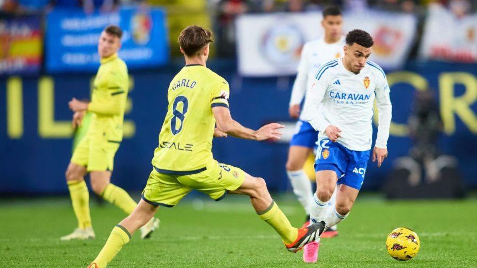 Carlo Adriano, en una acció del partit