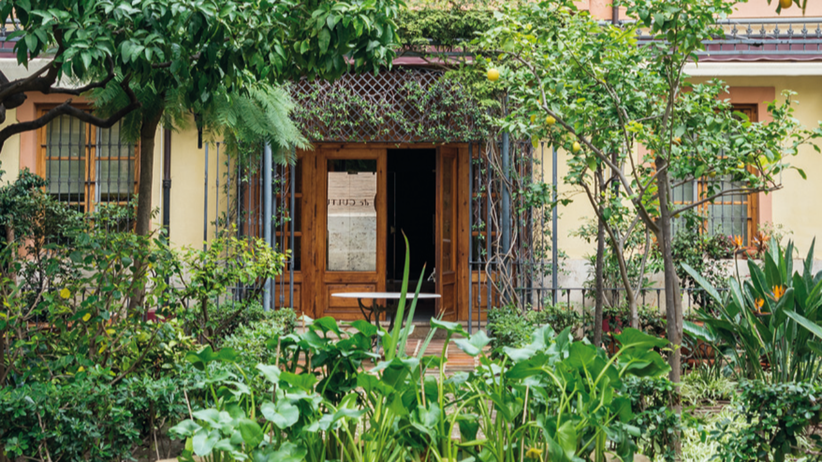Jardí del Palau de Forcalló, seu del Consell Valencià de Cultura