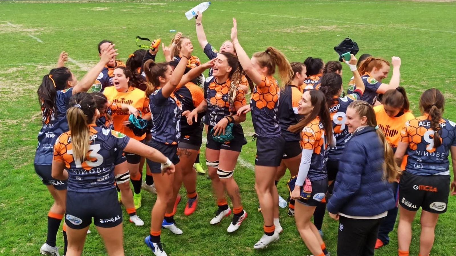 Les Abelles celebren el triomf a Valladolid