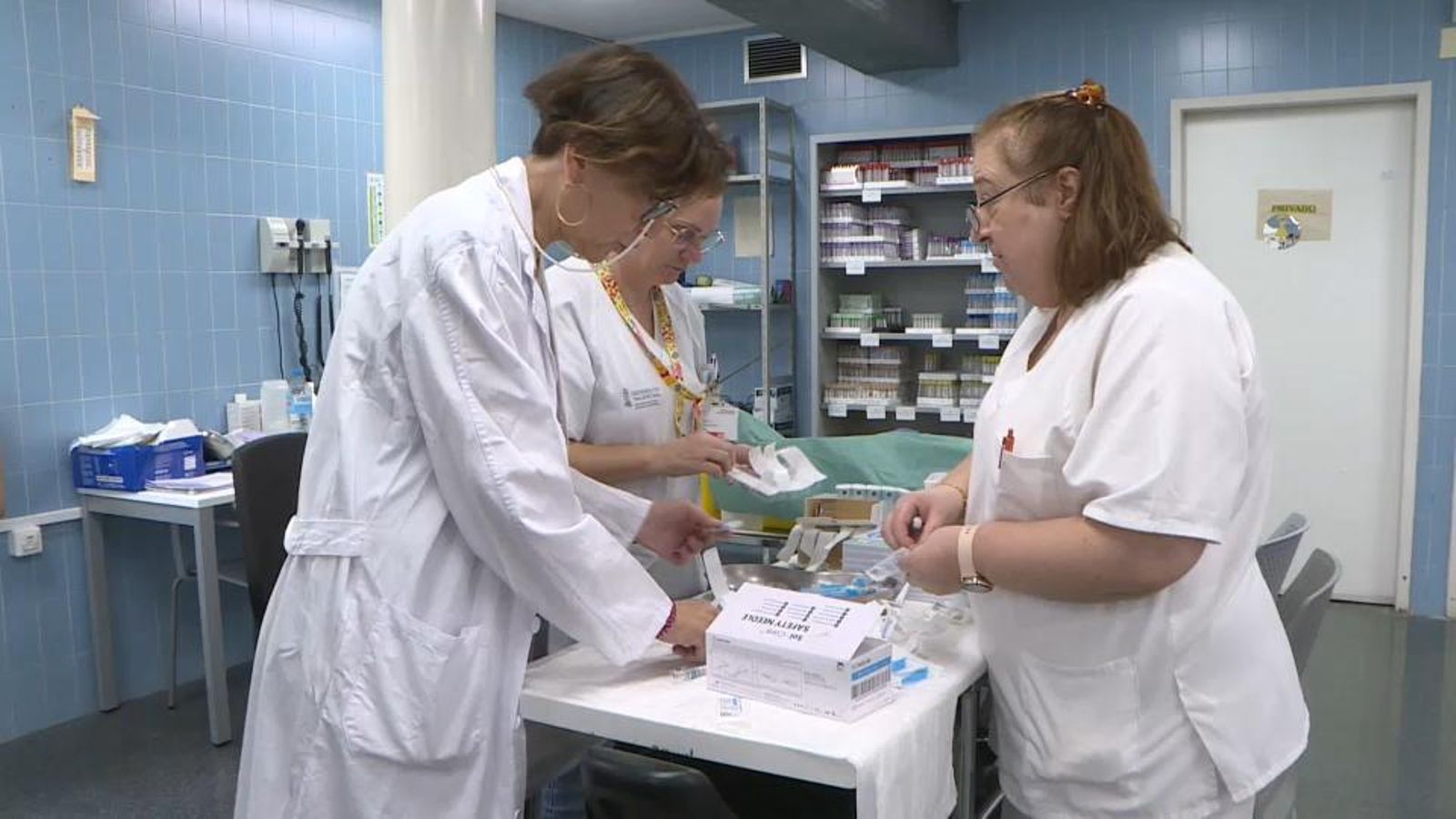 Un grup d'infermeres treballant