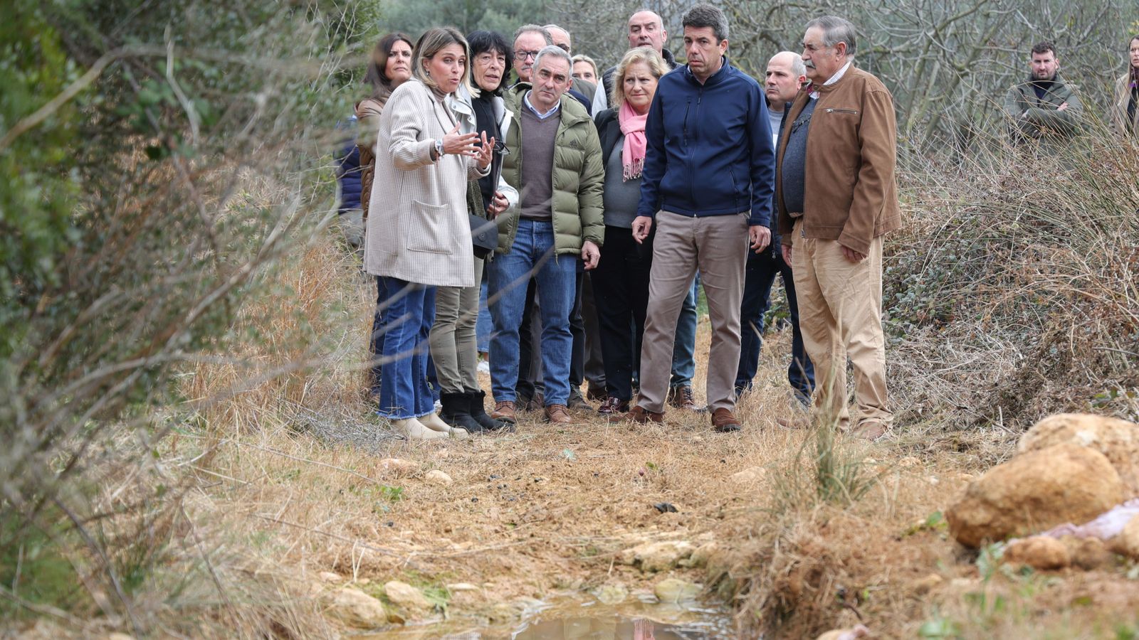 Mazón visita una zona de camins rurals a les Coves de Vinromà