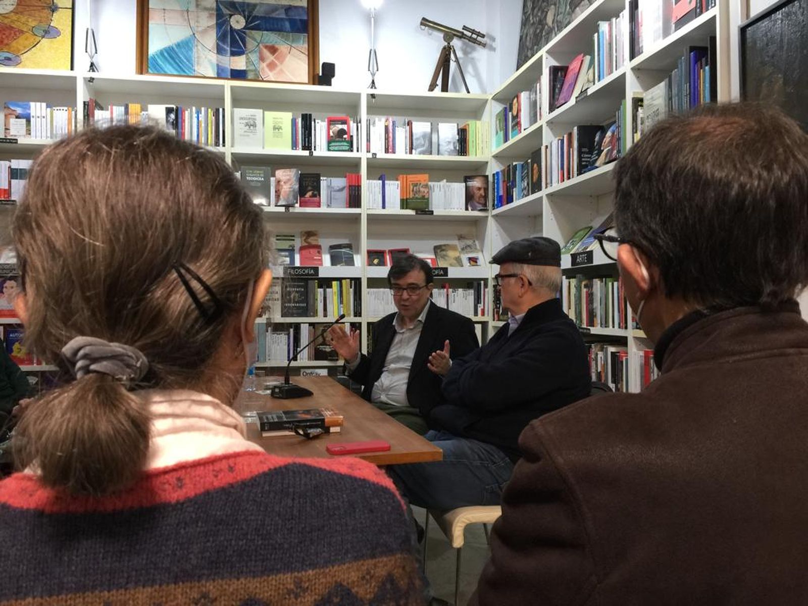 Javier Cercas i Justo Serna en la llibreria Ramon Llull, 2022