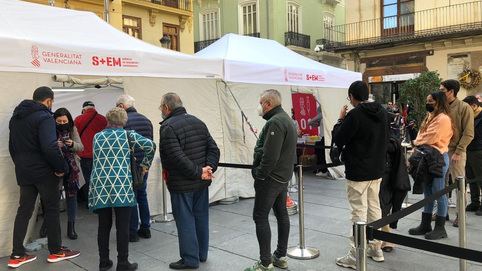 Punt de vacunació a la Plaça de Manises de València