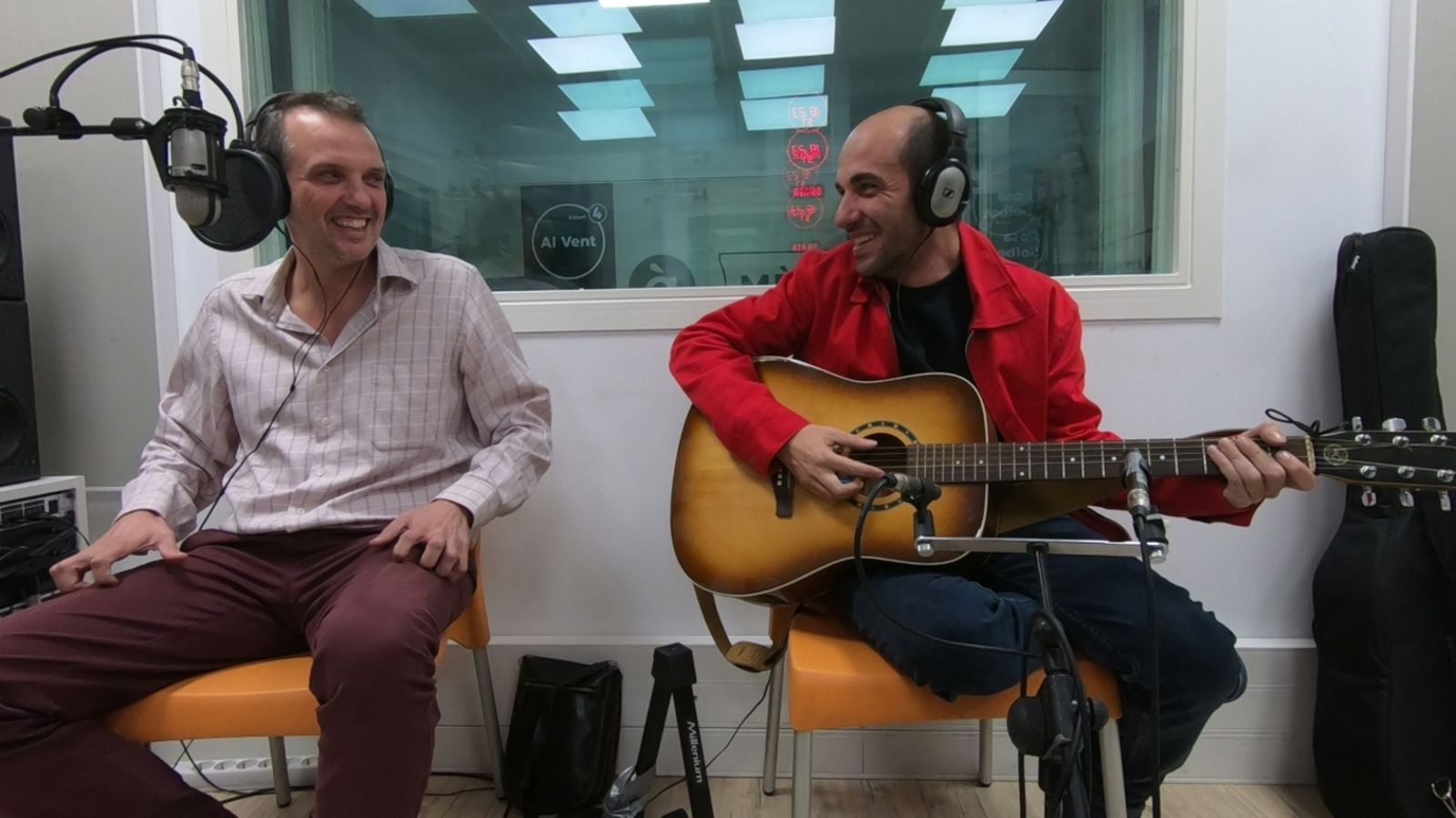 30.10.2019 | Las Víctimas Civiles, La Fúmiga i els millors llibres musicals de l’any segons Carlos Pérez de Ziriza