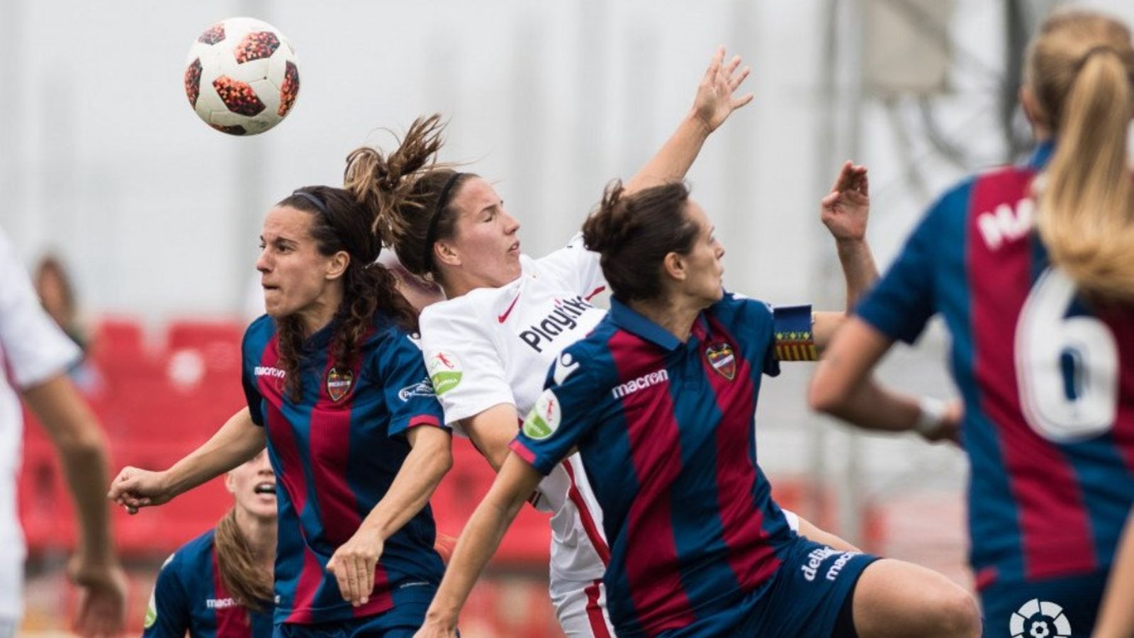 El Llevant i el València tanquen la lliga amb derrota