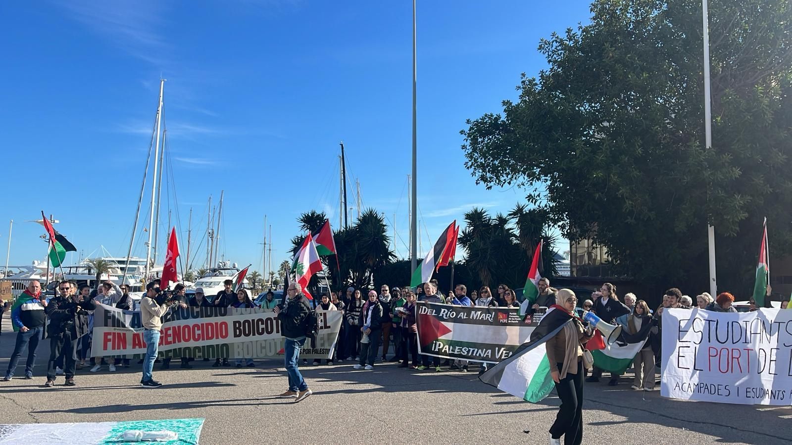 Concentració contra el comerç d'armes amb Israel al port de València