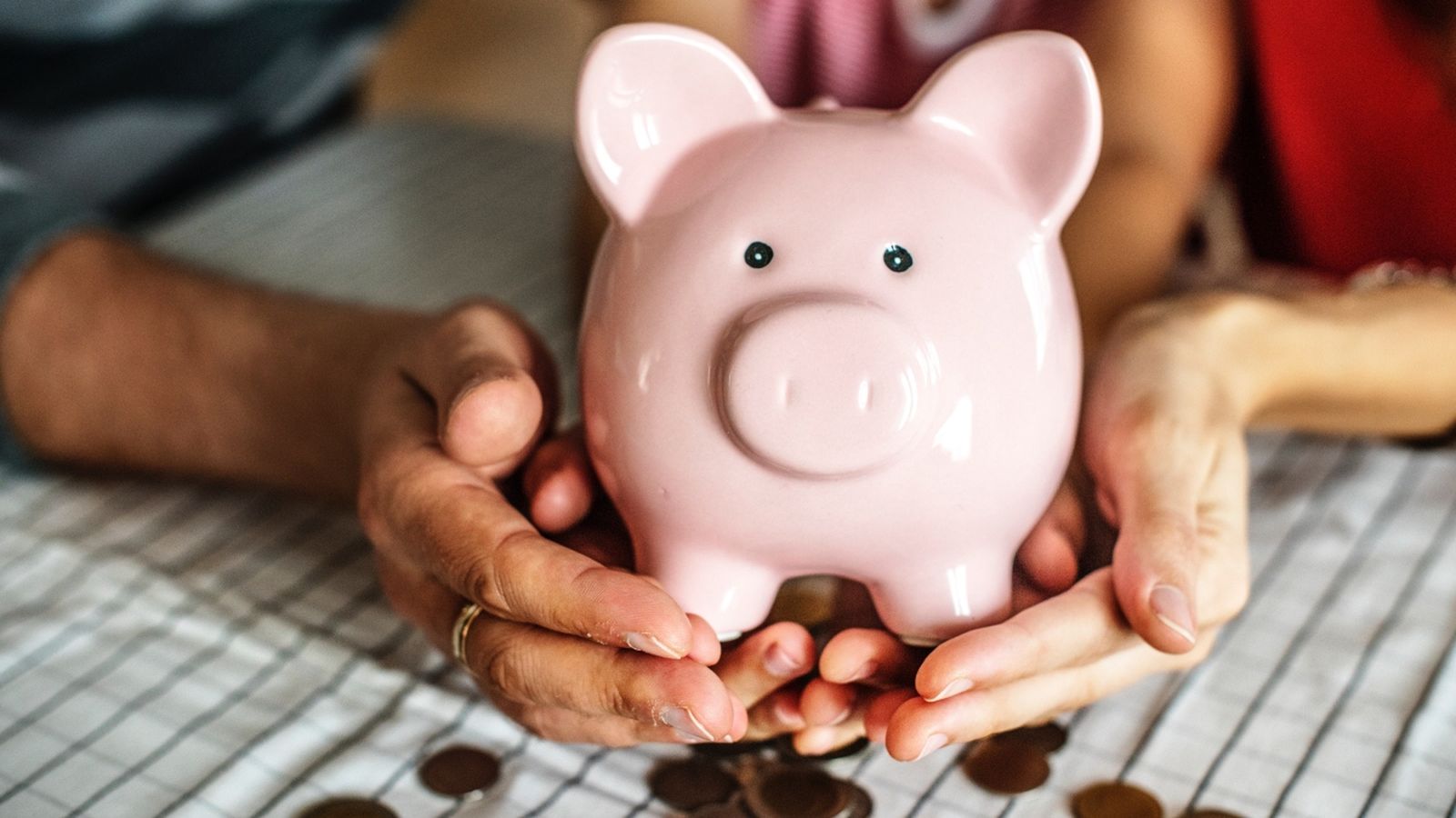 Les famílies espanyoles dediquen un 11,6% de la renda a pagar els deutes