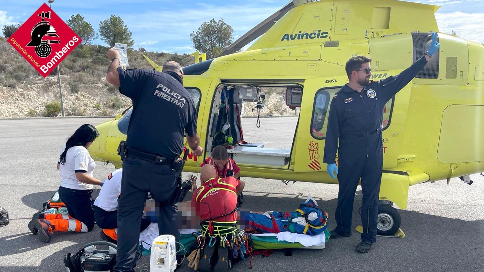 L'escalador rep assistència mèdica