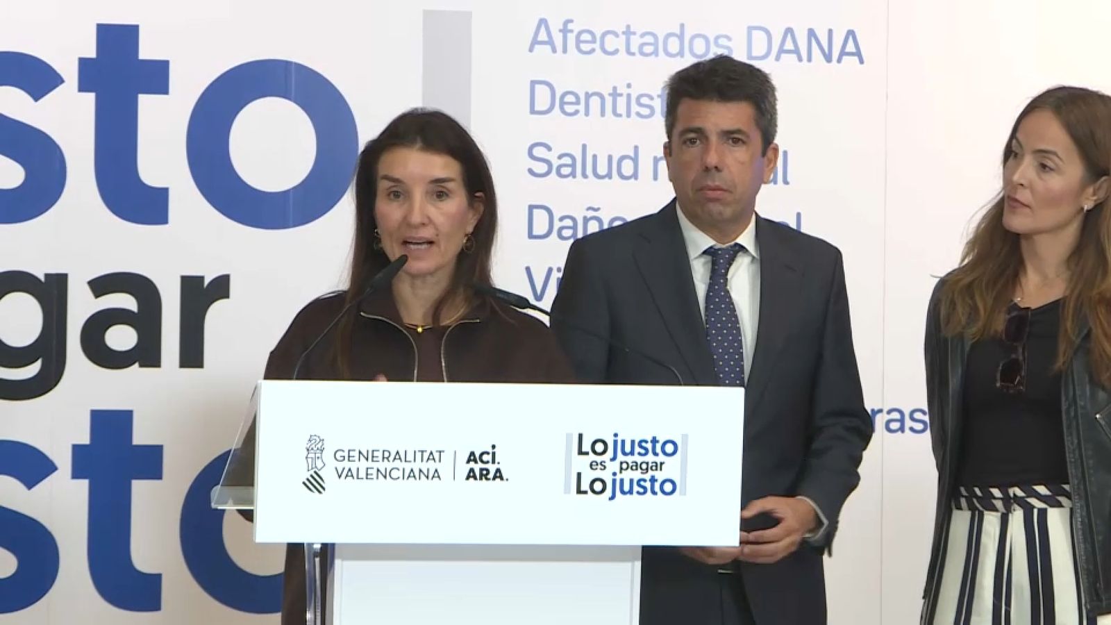 La consellera d'Hisenda, Ruth Merino, i el president de la Generalitat, Carlos Mazón, presenten la declaració de la renda del 2024