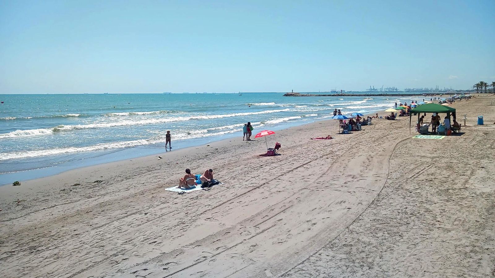 La platja nord tancada al bany durant el dissabte